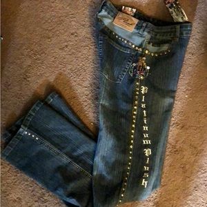 NWT Platinum Plush embroidered blinged out jeans